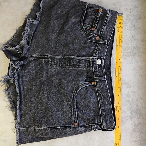 Levi's 501 Distressed Denim Shorts Women's 31 Waist Black Button Fly High Rise - Picture 12 of 13